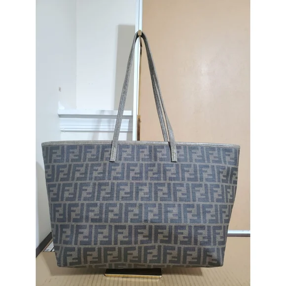 FendiRoll Tote Zucca Coated Canvas Medium - Picture 2 of 13